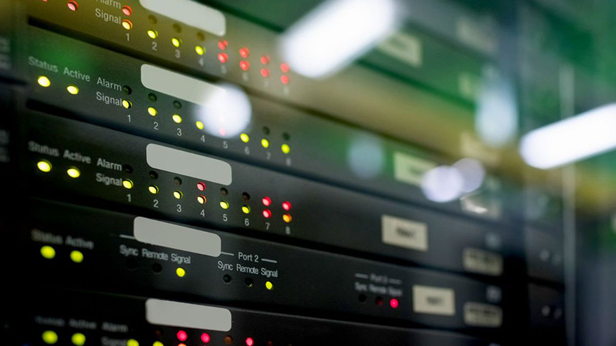 VPS VEPO cam kết Uptime 99.99%. Tìm hiểu cách VEPO đạt được độ ổn định gần như tuyệt đối này nhờ vào công nghệ ảo hóa KVM, phần cứng NVMe Enterprise, và kiến trúc High Availability (HA) tự động chuyển đổi. Đảm bảo hoạt động kinh doanh trực tuyến của bạn không bị gián đoạn.